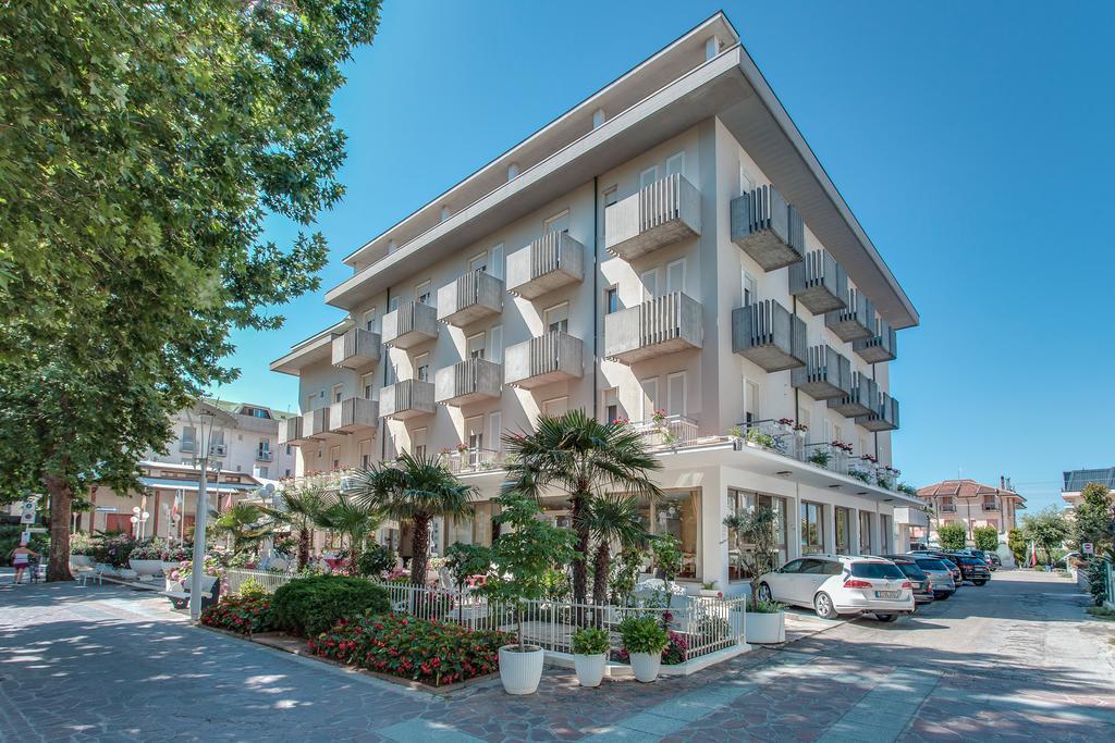 Hotel Garden Беллария-Иджеа-Марина Экстерьер фото